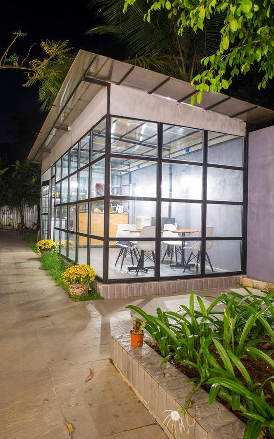 Emis Hotel Phu Quoc Buitenkant foto