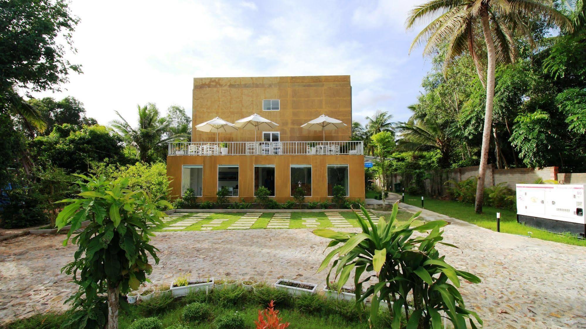 Emis Hotel Phu Quoc Buitenkant foto